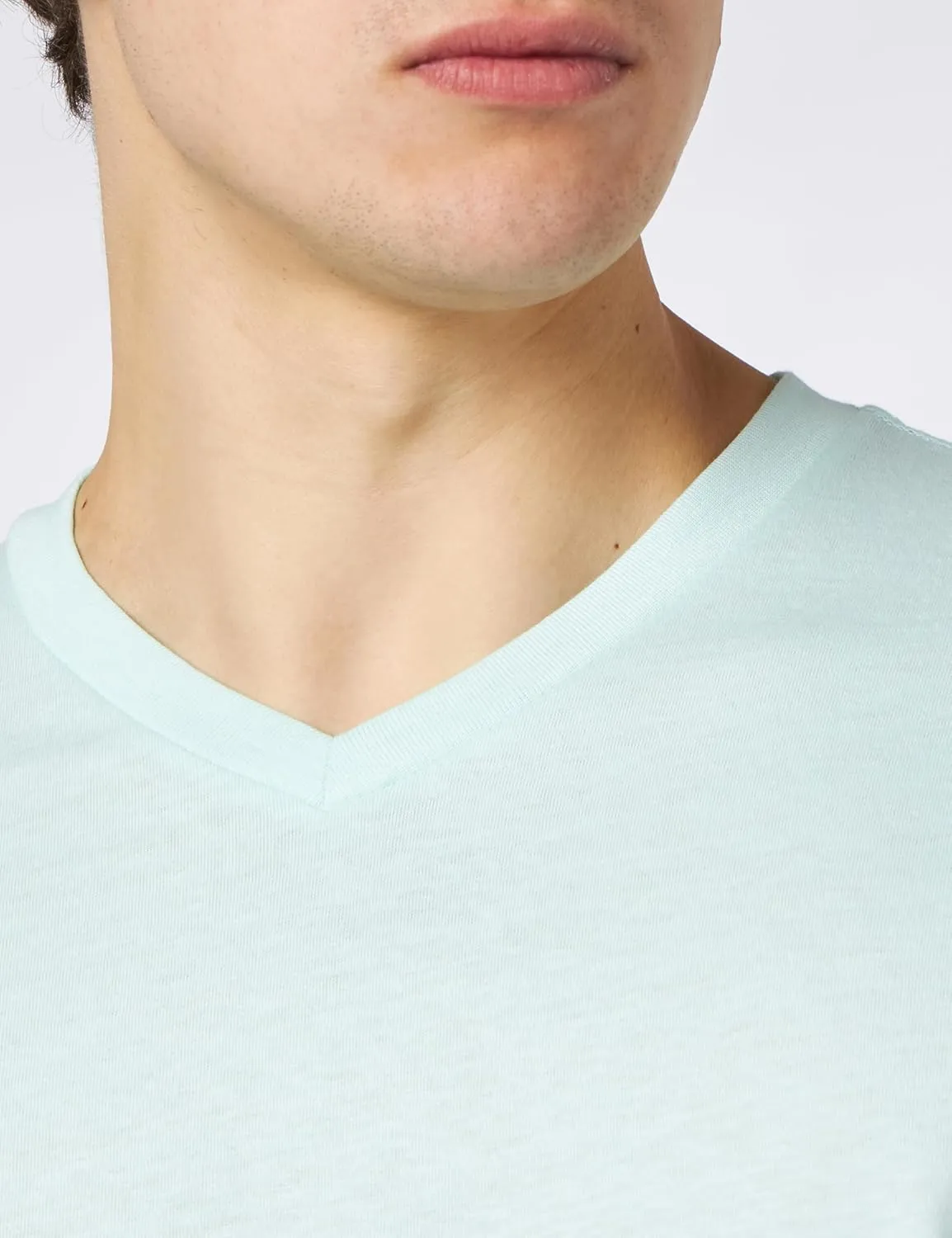 Amazon Essentials Men's T-Shirt Regular-Fit Short-Sleeve V-Neck (Available in Big & Tall), Pack of 2