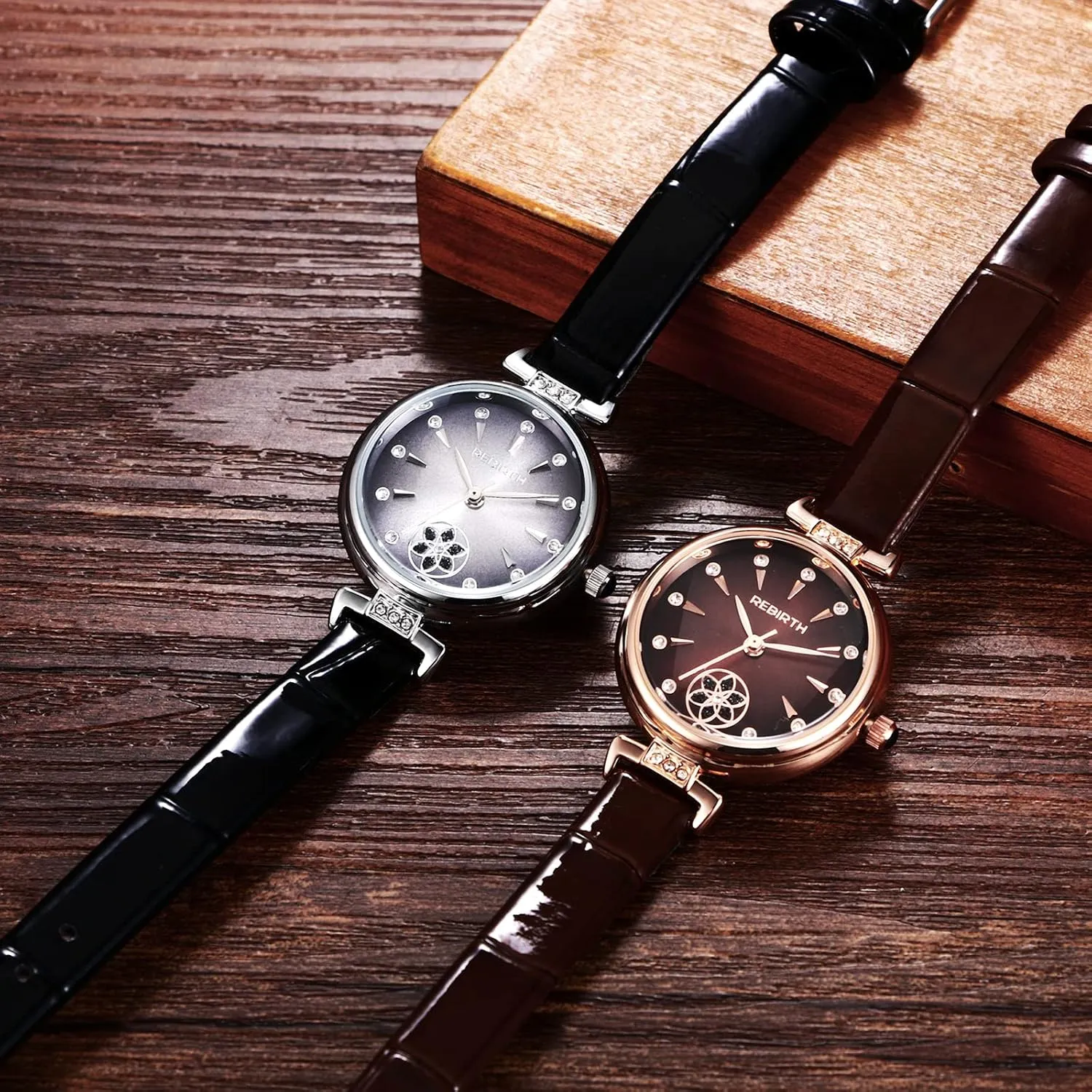 Avaner Women's Leather Watch, Ultra Slim Strap Watch, Small Face Watch, Analog Quartz Round Dial Watch, Ladies Elegant Dress Watch