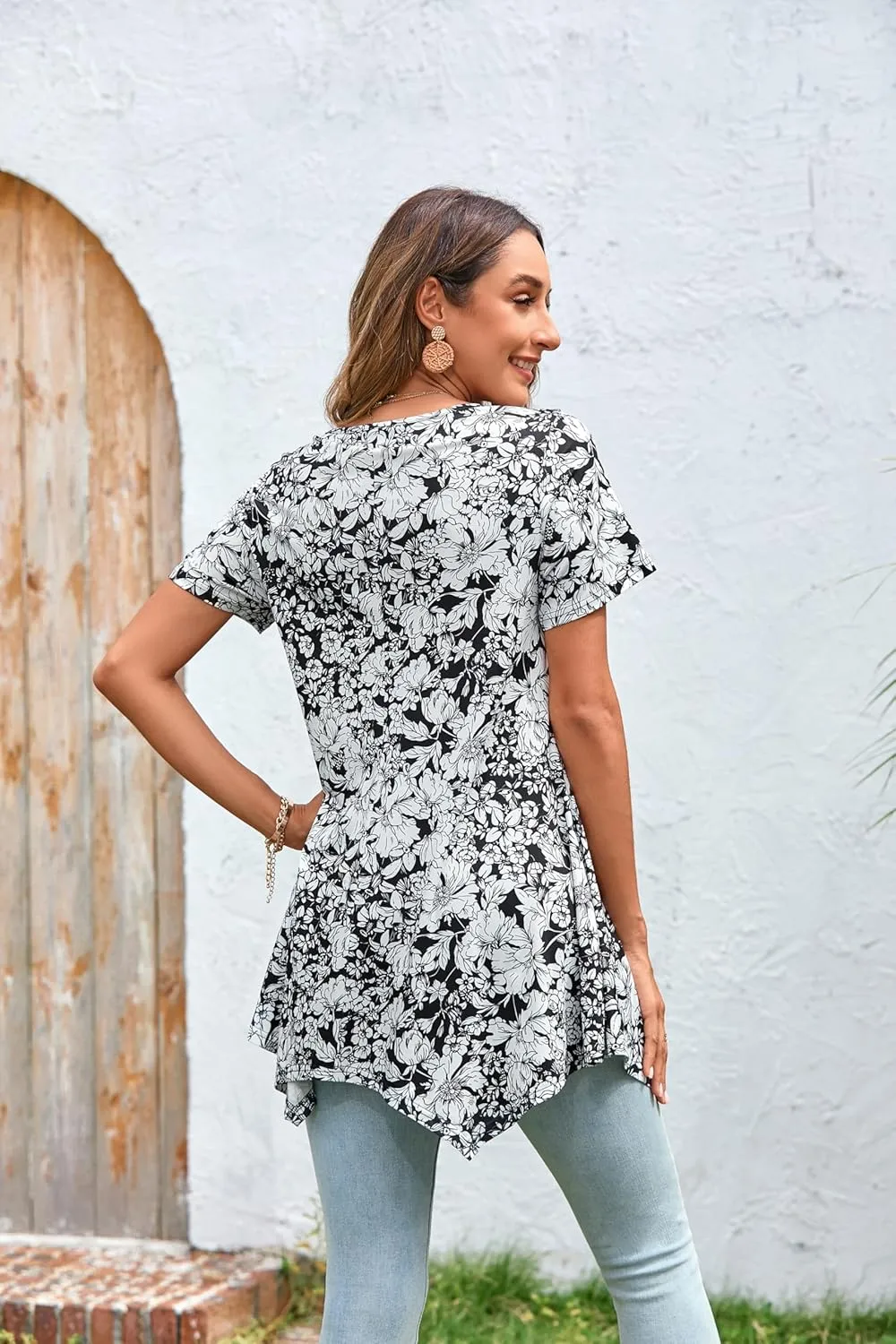 ENMAIN Womens Tunic Tops Short Sleeve Plus Size Summer Tunic Tops to Wear with Leggings Printed T-Shirt Floral Blouses