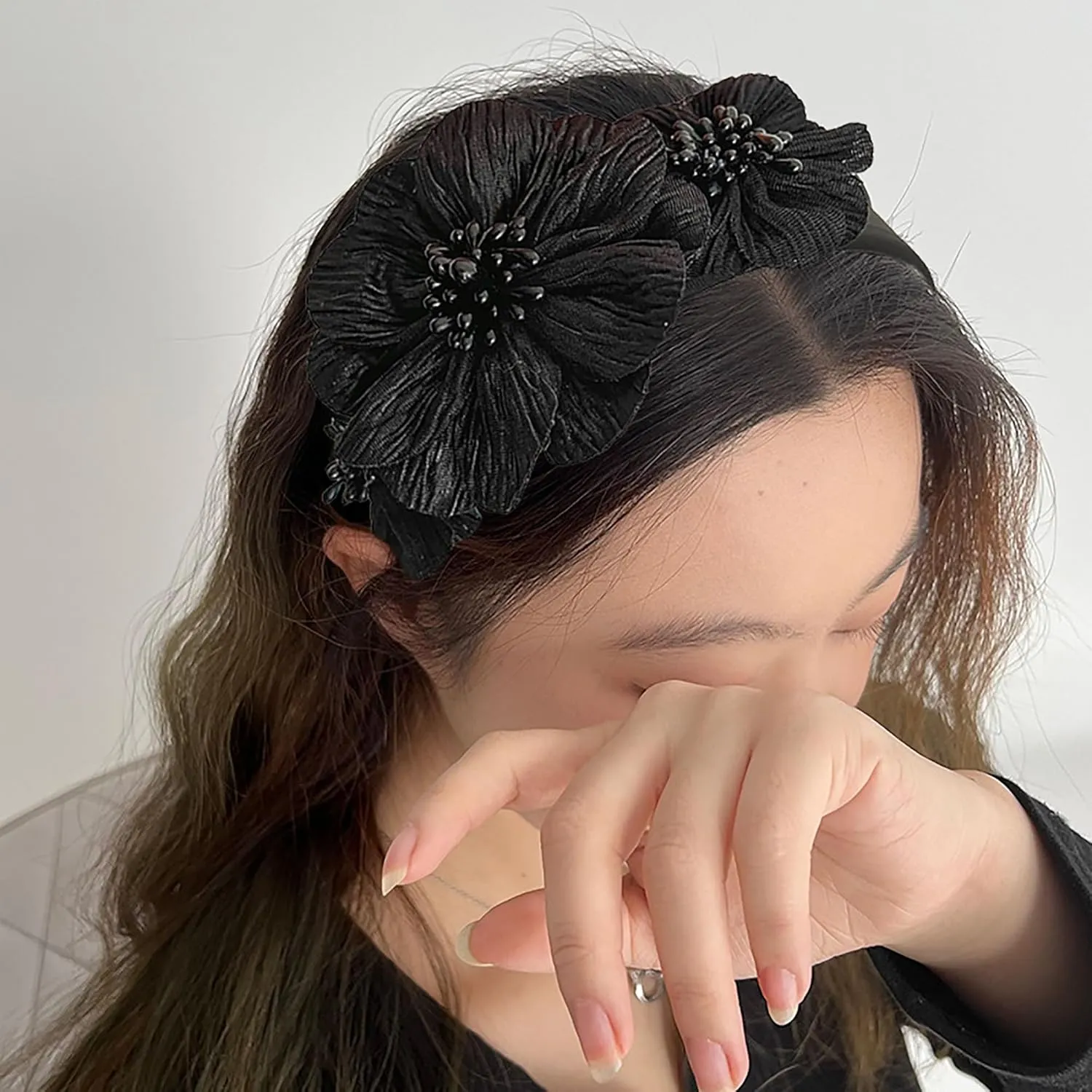 Flower Fashion Headbands Side Pearl Flower Hair Bands Fashion Double Flower Wide Fabric Hair Band Nonslip Hair Bands for Women and Girls Outdoor WearBeige