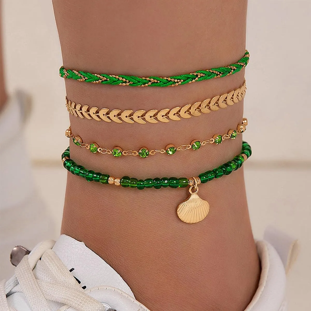 FUTIMELY Layered Beaded Anklet Bracelets Set for Women,Boho Handmade Adjustable Waterproof String Shell Ankle Bracelet Beach Foot Jewelry