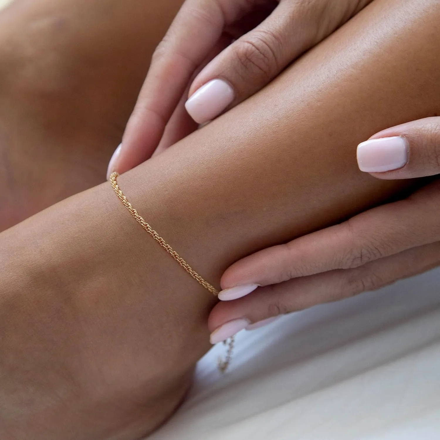 Gold Initial Ankle Bracelets for Women 14K Gold Plated Initial Charm Gold Anklets for Women Rope Figaro Cuban Chain Initial Anklet Bracelets for Women Cuban Link Chain Anklet Gold Jewelry for Women