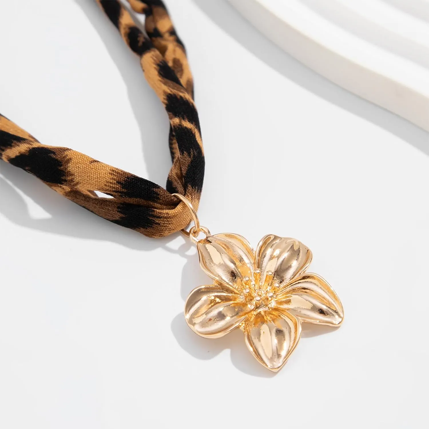 Gold Starfish Necklace Chunky Cross Heart Flower Pendants Leopard Choker Necklaces for Women Boho Beach Jewelry Gift for Women