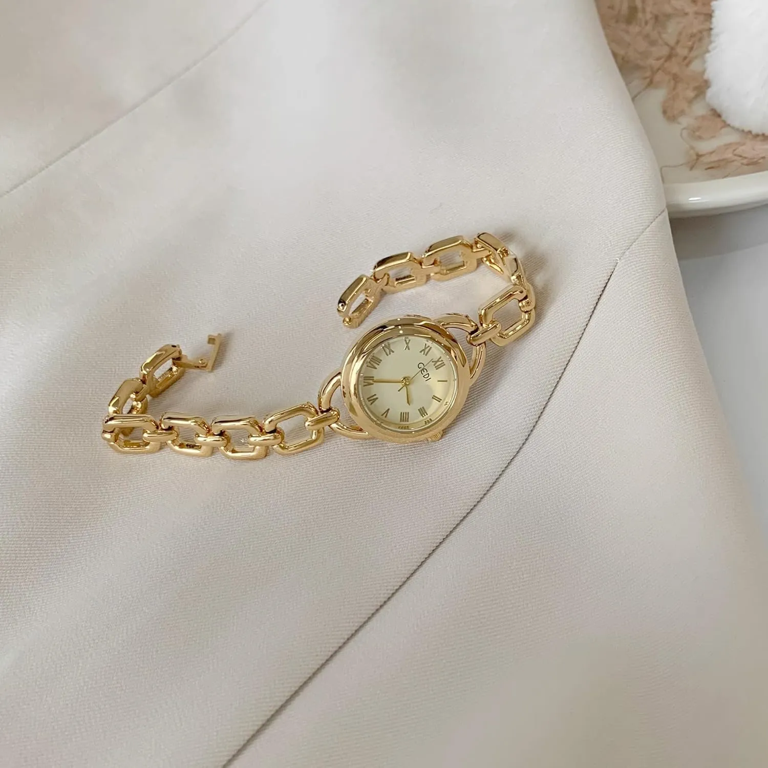 Gosasa Elegant Women's Bracelet Watch Vintage Roman Numeral Quartz Small Gold Ladies Dress Wrist Watch Alloy Chain Strap Waterproof Gift for Her