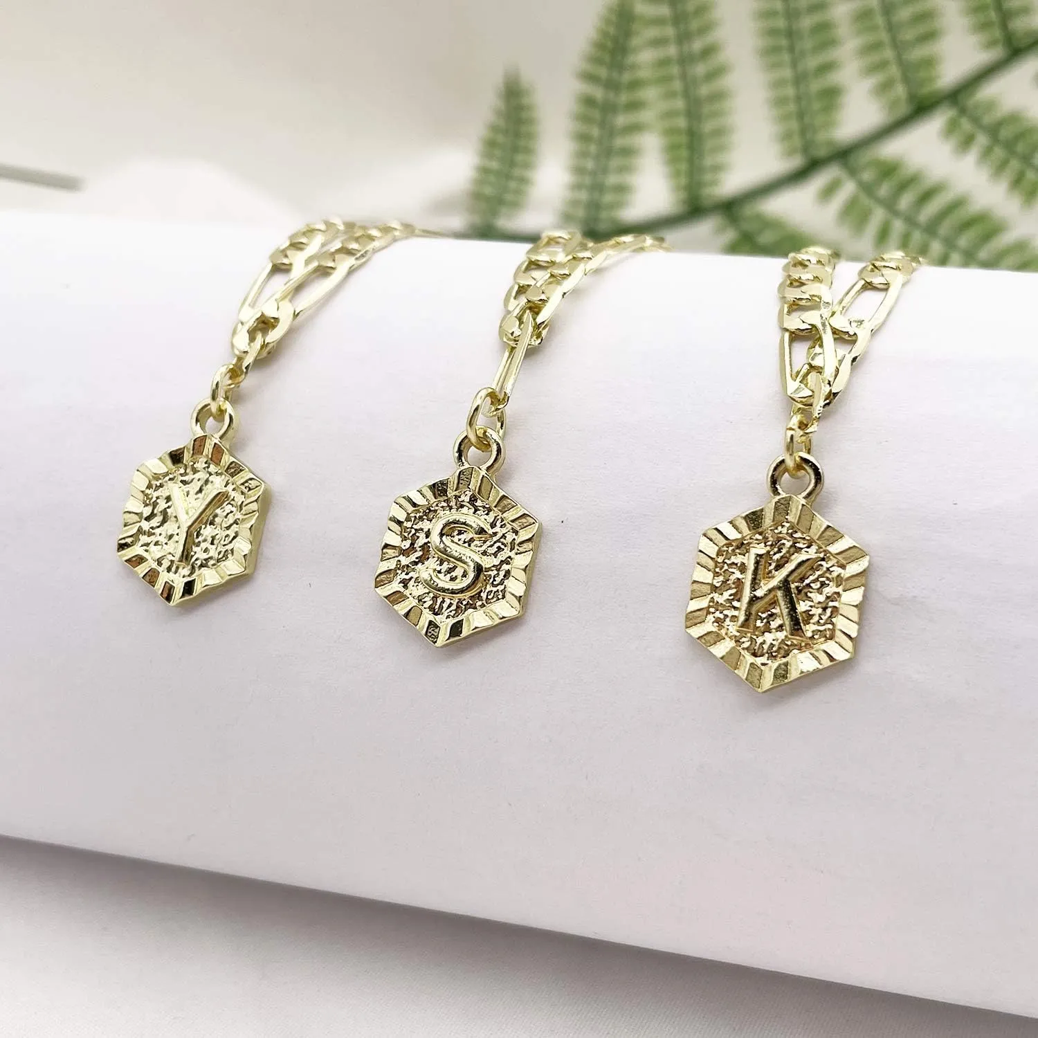 Initial Ankle Bracelets for Women Gold Anklets for Women Trendy Summer Beach Vacation Jewelry Cuba Paperclip Anklets Dainty Link Chain Anklets Foot Jewelry