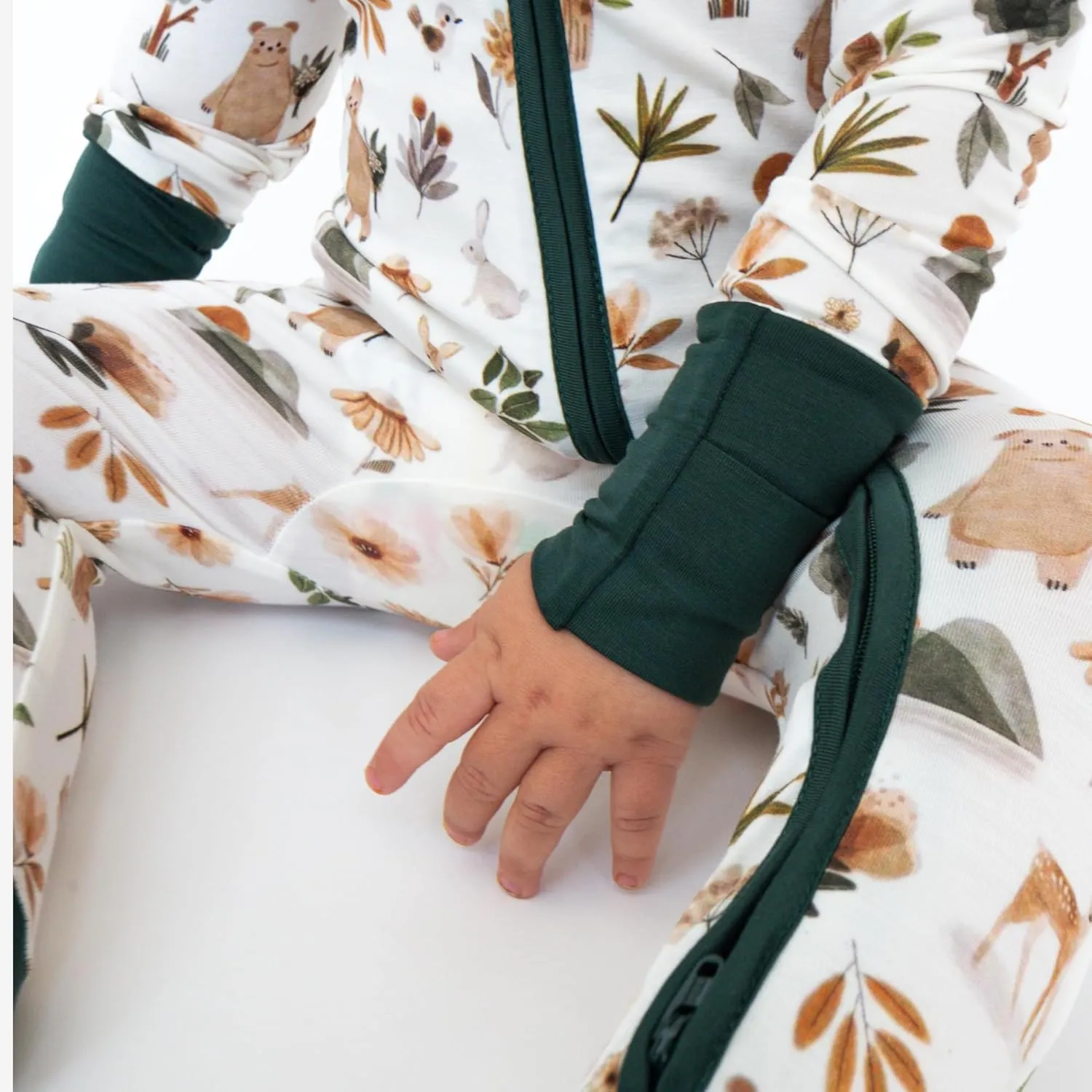 ITSY BITSY BOUTIQUE Viscose Bamboo Baby Pajamas - Boys and Girls Footie Sleeper Convertible 2-Way Zipper Sleeper