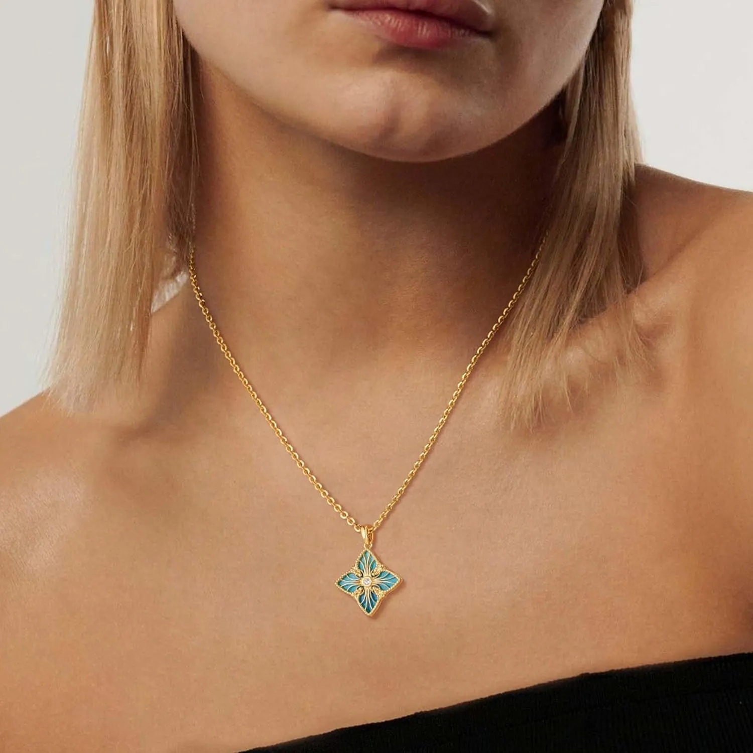 MTMY Clover Necklace for Women 14K Gold Plated Four Leaf Clover Pendant Necklace Thick Gold Double Sided Lucky Charm Jewelry